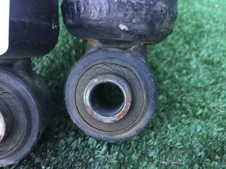 Амортизатор передний правый Grand Hiace VCH16