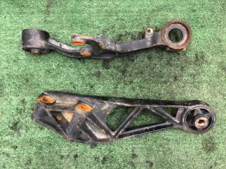 Крепление редуктора заднее Grand Hiace VCH16 5VZ