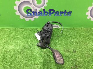Педаль газа Toyota Yaris 2020