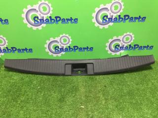 Накладка замка багажника Honda Vezel 2015