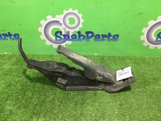 Педаль газа Nissan Skyline 2014