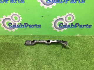 Фото запчасти крепление бампера заднее правое Honda Vezel 2015 контрактная запчасть Запчасть крепление бампера заднее правое Honda Vezel 2015