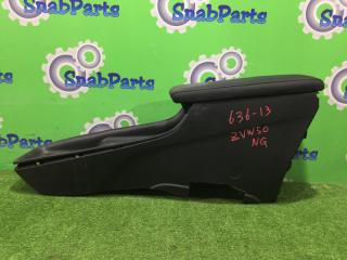 Бардачок между сиденьями Toyota Prius 2016