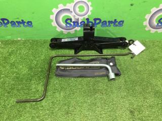 Домкрат Subaru Forester 2006