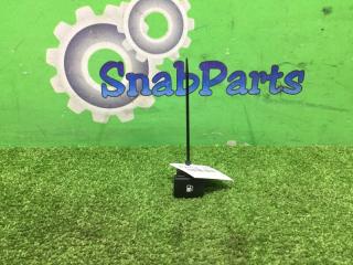 Кнопка открытия бензобака Toyota Prius 2016