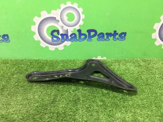 Крепление балки подвески левое Toyota Premio 2012