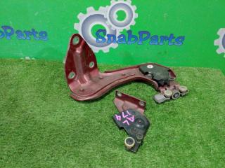 РОЛИК ДВЕРИ левый Nissan Serena 2016