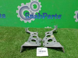 Крепление магнитофона Toyota Camry