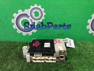 Электронный блок Toyota Aqua 2012