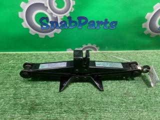 Домкрат Mazda MPV 2002