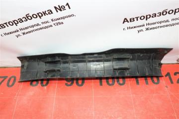 Накладка на порог салона задняя левая Auris 2008 150 1ZRFE