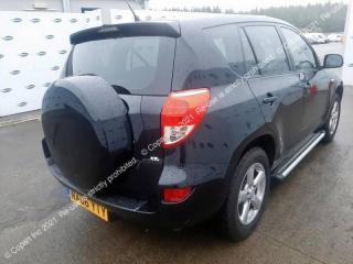 Суппорт передний правый RAV4 30