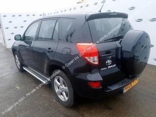 Суппорт передний правый RAV4 30