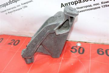 Кронштейн двигателя левый A4 2011 Седан B8 CDN Кронштейн двигателя левый A4 2011 Седан B8 CDN