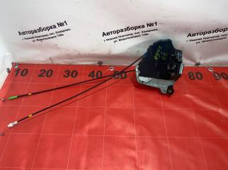 Замок двери передний правый Toyota Auris 2007