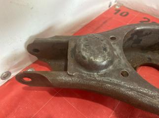 Рычаг подвески задний левый RAV4 2008 30 1AZFE