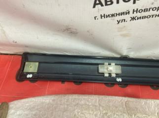Молдинг двери передний правый W220