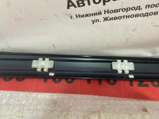 Молдинг двери передний правый W220