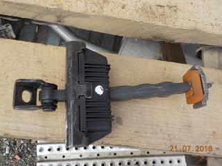 Ограничитель двери передний BMW X5 2010