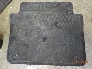 Запчасть коврик салона задний AUDI S8 2008