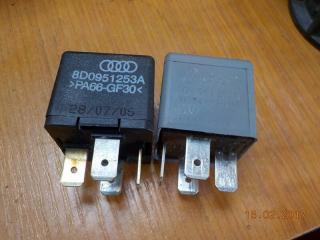 Запчасть реле AUDI S8 2008