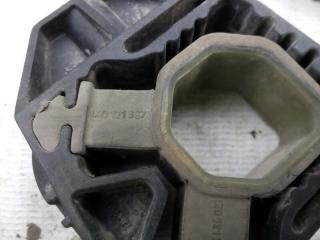 Подушка радиатора Volkswagen Passat B6 BVY 2.0 Подушка радиатора Volkswagen Passat B6 BVY 2.0