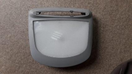 Фото запчасти плафон салонный задний Mercedes-Benz ML 2006 Б/У запчасть Запчасть плафон салонный задний Mercedes-Benz ML 2006