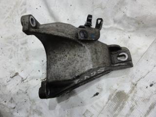Фото запчасти кронштейн двигателя правый Suzuki Grand Vitara 2008 Б/У запчасть Запчасть кронштейн двигателя правый Suzuki Grand Vitara 2008
