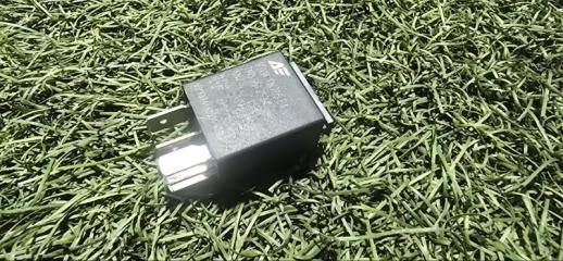 Фото запчасти реле Volkswagen Touareg 2004 Б/У запчасть Запчасть реле Volkswagen Touareg 2004