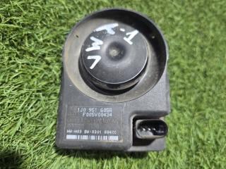Фото запчасти сирена сигнализации штатная Volkswagen Touareg 2004 Б/У запчасть Запчасть сирена сигнализации штатная Volkswagen Touareg 2004