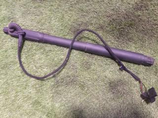 Амортизатор двери багажника задний левый BMW X5 2013