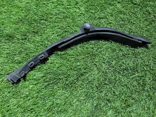 Уплотнитель капота правый BMW X5 2011