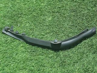 Уплотнитель капота левый BMW X5 2011