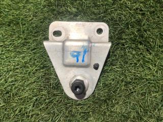 Кронштейн правый BMW X5 2011 контрактная Кронштейн правый BMW X5 2011