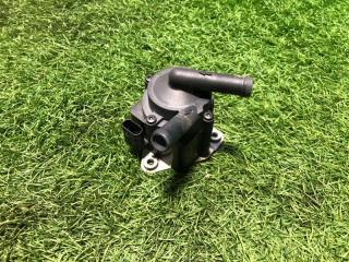 Насос водяной (помпа) BMW X5 2011