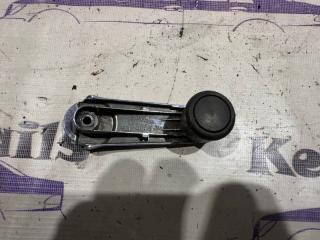 Фото запчасти ручка стеклоподъемника Volkswagen transporter T4 1991 Б/У запчасть Запчасть ручка стеклоподъемника Volkswagen transporter T4 1991