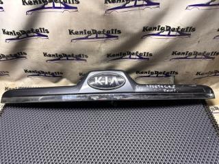 Запчасть планка подсветки номера задняя KIA Sportage 2010