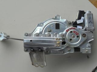 Доводчик двери багажника задний Lexus RX350 2012