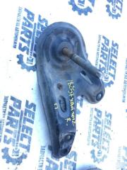 Запчасть крепление подрамника переднее правое Toyota Highlander 2011