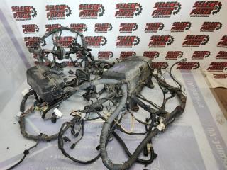 Блок предохранителей под капот Toyota TUNDRA 2008