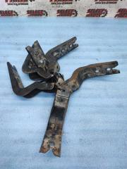 Кронштейн подножки INFINITY Qx56 2012