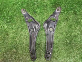 Кронштейн решетки радиатора передний Toyota TUNDRA 2008
