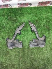 Петля капота передняя Toyota TUNDRA 2010