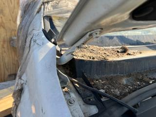 Петля капота Lexus GX470 UZJ120 2UZ-FE Петля капота Lexus GX470 UZJ120 2UZ-FE