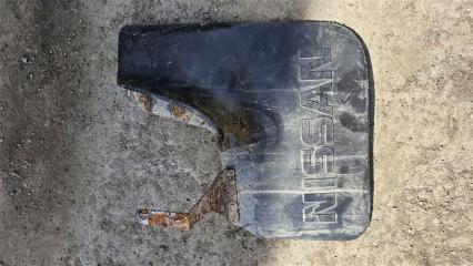 Запчасть брызговик задний правый NISSAN Safari 1996