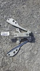 Фото запчасти петля капота VOLVO C30 2010 контрактная запчасть Запчасть петля капота VOLVO C30 2010