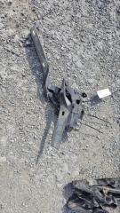 Запчасть петля капота VOLKSWAGEN PASSAT 2012