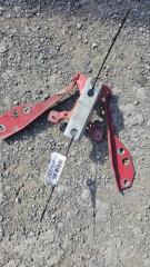 Фото запчасти петля капота VOLVO V50 2012 контрактная запчасть Запчасть петля капота VOLVO V50 2012