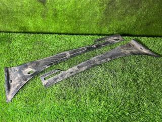 Решетка под лобовое стекло BMW E32 1994 Б/У Решетка под лобовое стекло BMW E32 1994