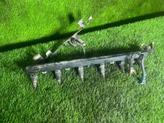 Топливная рампа с форсунками BMW E34 1991